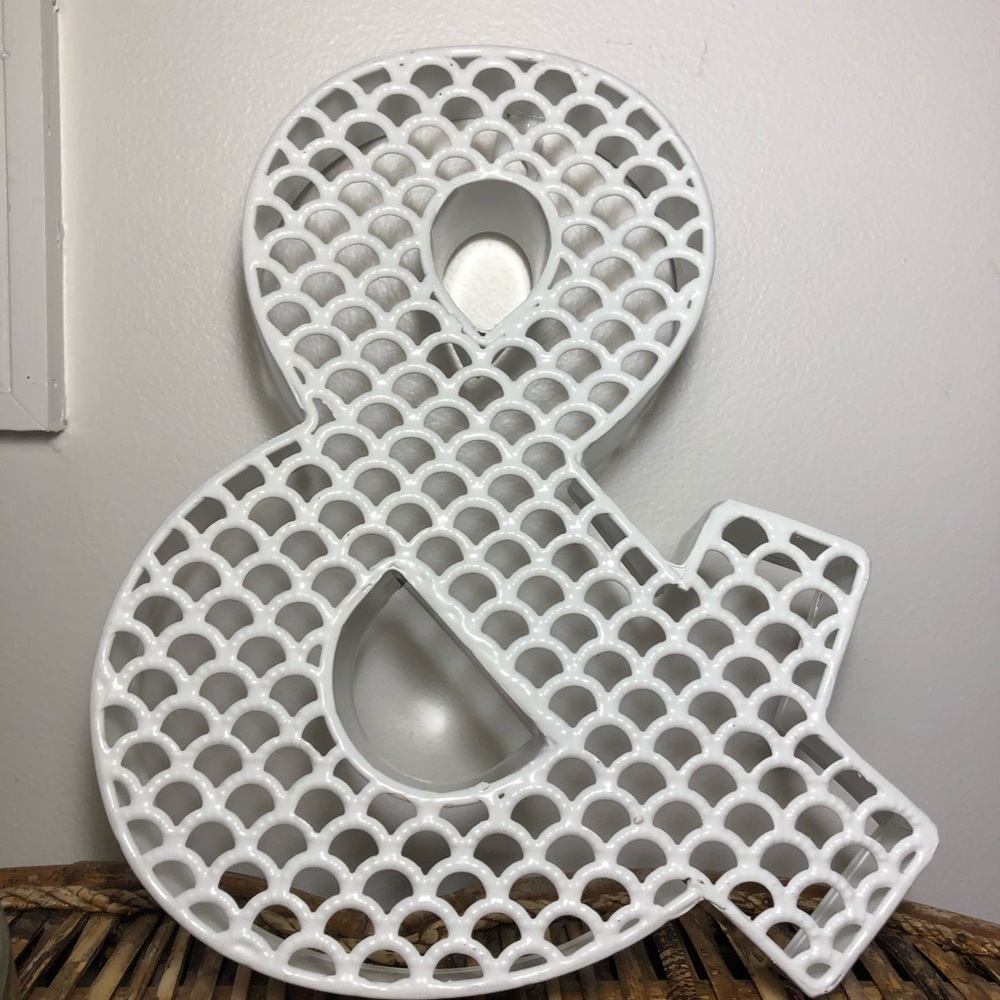 3/$20 Metal Ampersand Sign